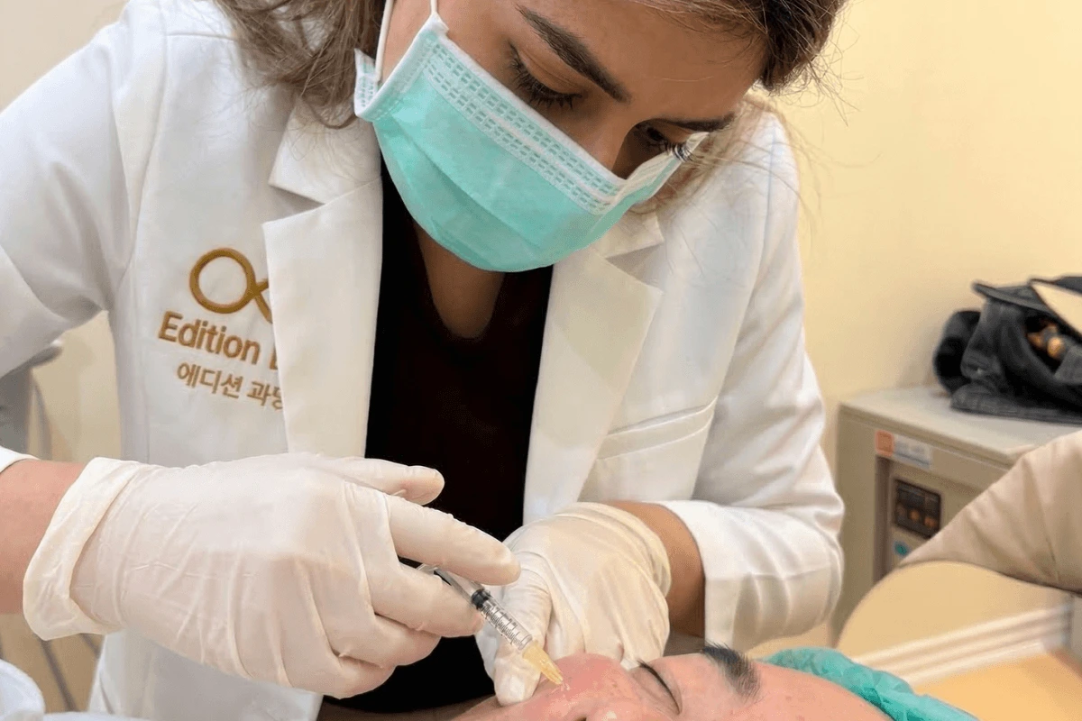 Doctor performing Rejuran injection at Edition Clinic Bangkok